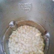 豆浆用什么样的黄豆做的 磨豆浆和做豆