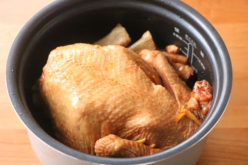 做整鸡怎么做好吃 好吃又简单家常的高压锅做整鸡方法